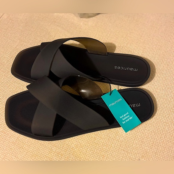 Maurice’s Black slip on sandals Brand NWT - Picture 4 of 5